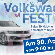 Das Bild zeigt einen VW und die Überschrift Das Volkswagen Fest