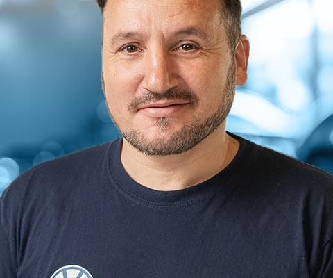 Das Bild zeigt Ekrem Hakklaj