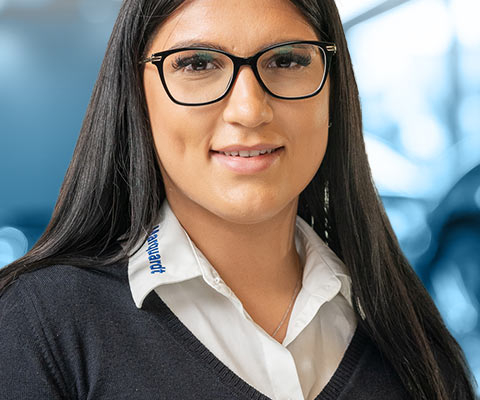 Das Bild zeigt Ivana Kozarev