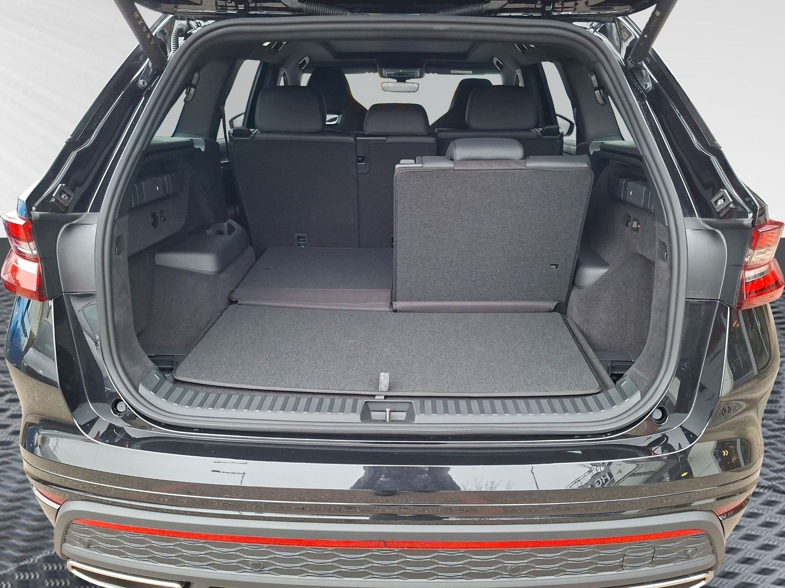 Fahrzeugabbildung SKODA Kodiaq 2.0TSI RS Pano 7 S.Headup Standh.Volleder