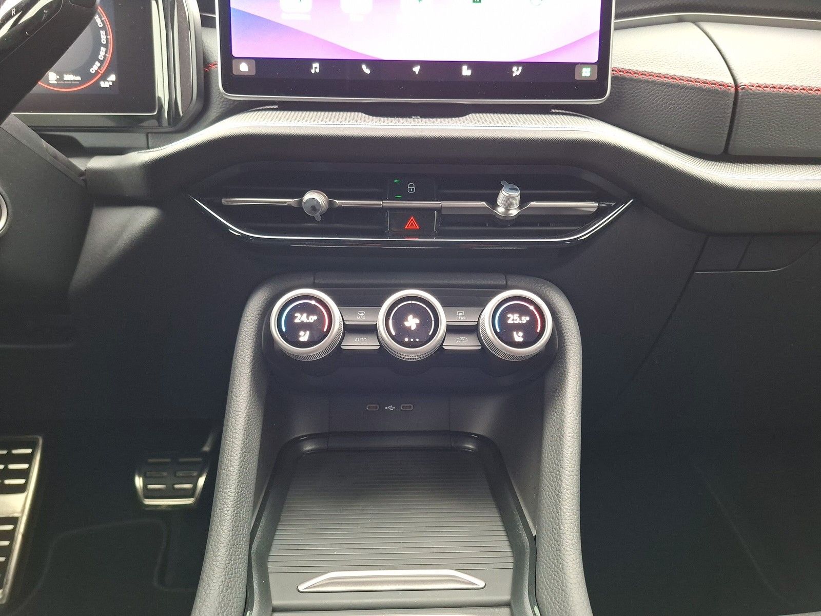 Fahrzeugabbildung SKODA Kodiaq 2.0TSI RS Pano AHK Headup Standh Leder 7S