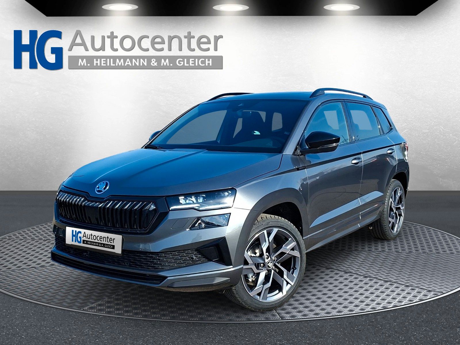 Fahrzeugabbildung SKODA Karoq Sportline 2.0TDI 4x4 Pano AHK 19" Matrix