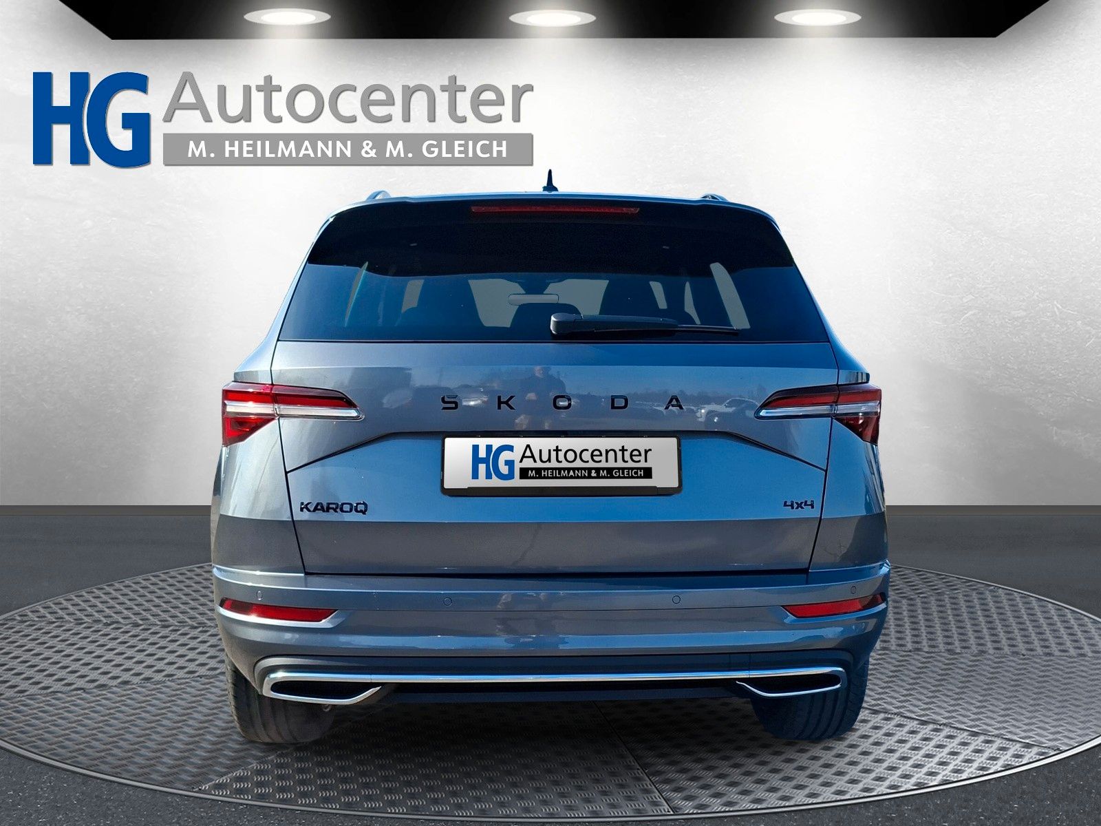 Fahrzeugabbildung SKODA Karoq Sportline 2.0TDI 4x4 Pano AHK 19" Matrix