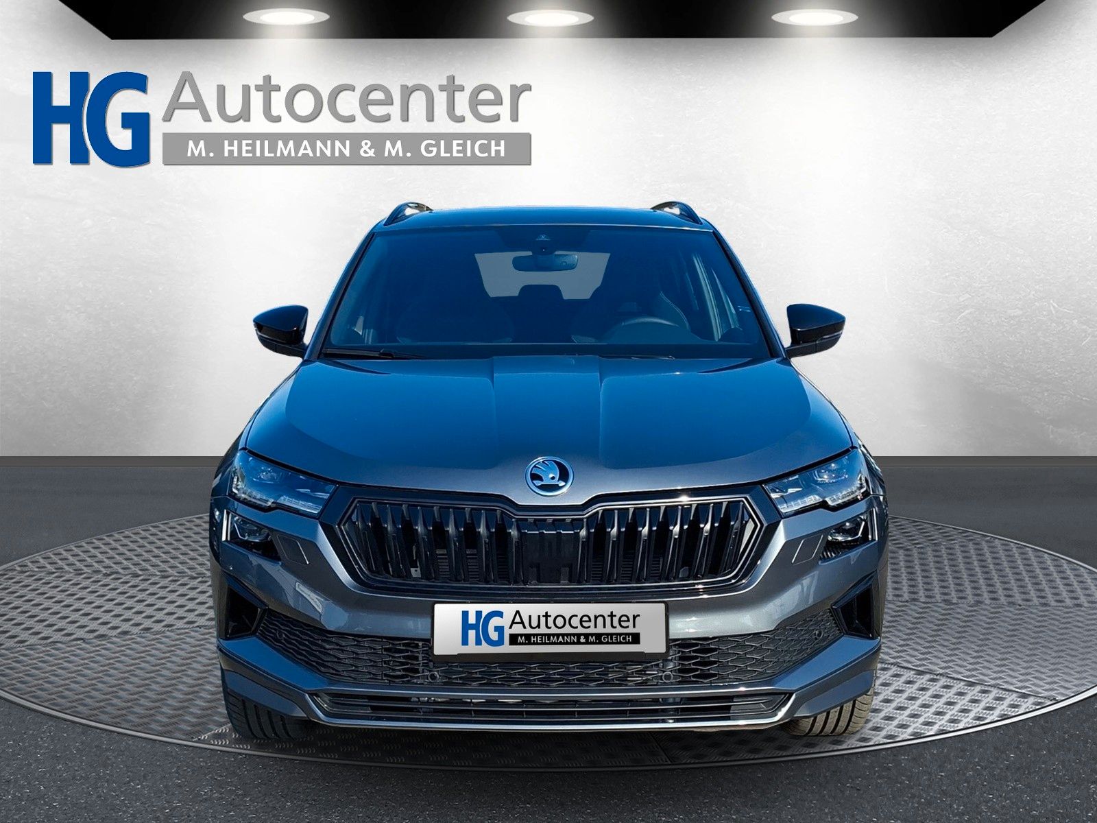 Fahrzeugabbildung SKODA Karoq Sportline 2.0TDI 4x4 Pano AHK 19" Matrix