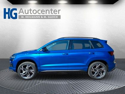 Fahrzeugabbildung SKODA Karoq 1.5 TSI Sportline Pano AHK Matrix 19" Side