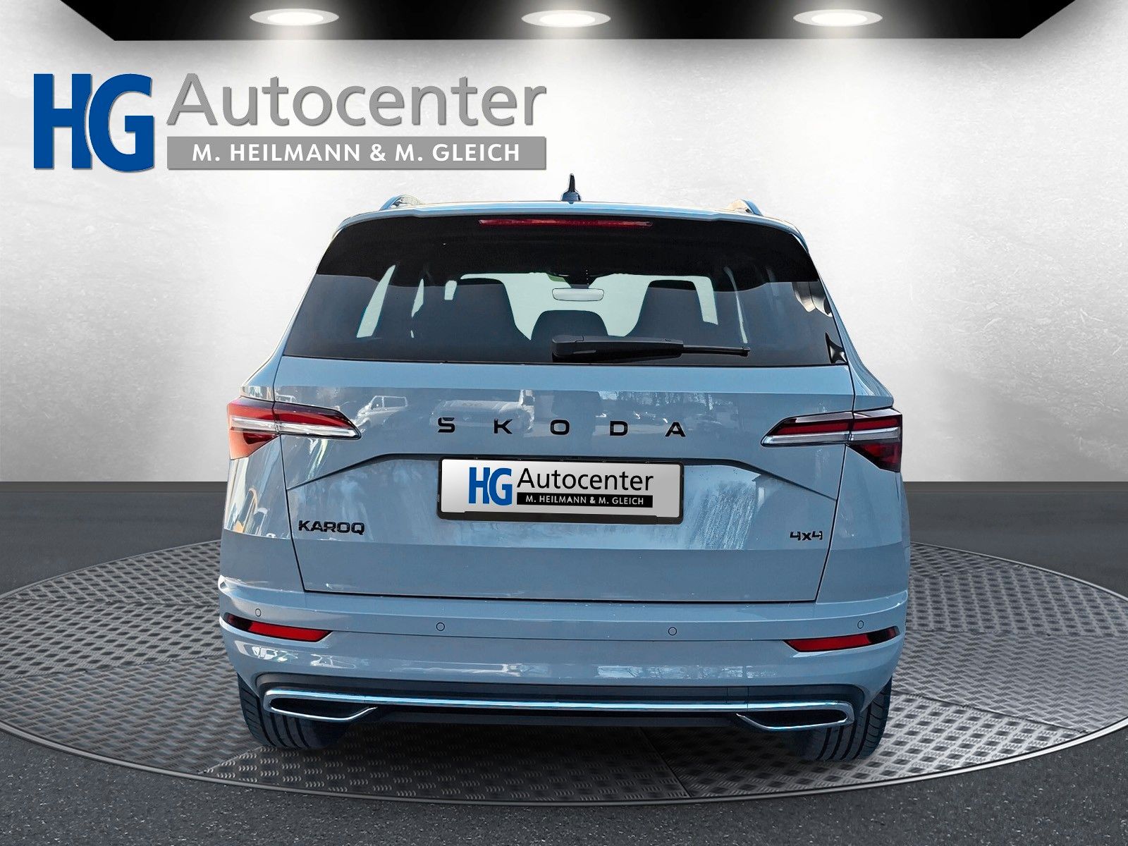 Fahrzeugabbildung SKODA Karoq 1.5 TSI Sportline Pano AHK Matrix 19" Side