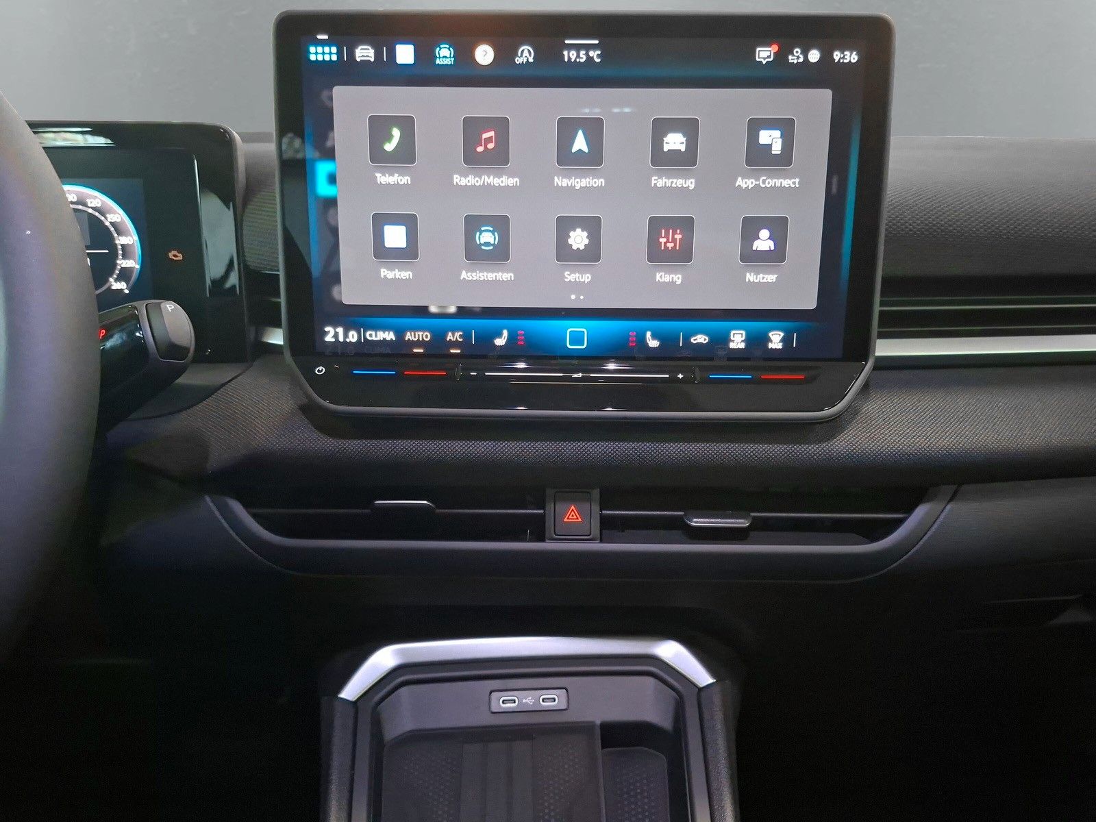 Fahrzeugabbildung Volkswagen T-Roc 1.5 eTSI Side LED AHK ACC Kamera Neu Mod