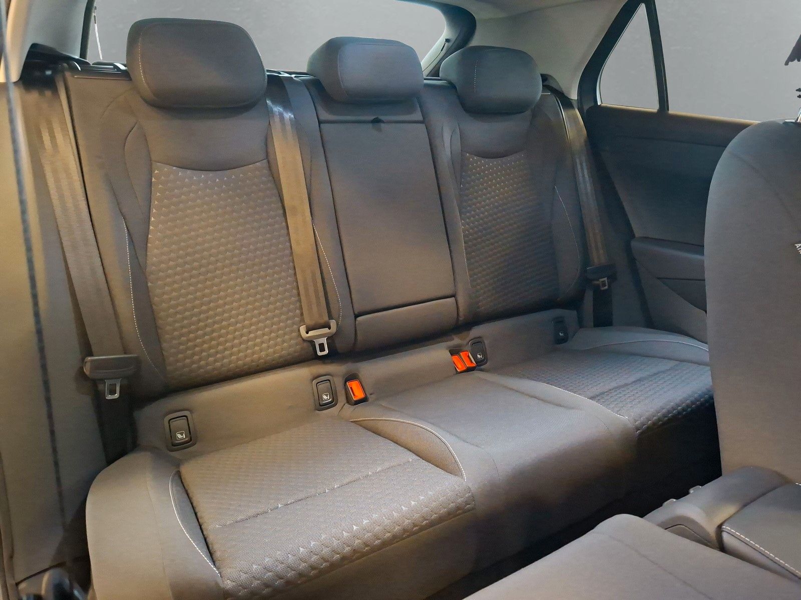 Fahrzeugabbildung Volkswagen T-Roc 1.5 eTSI Side LED AHK ACC Kamera Neu Mod