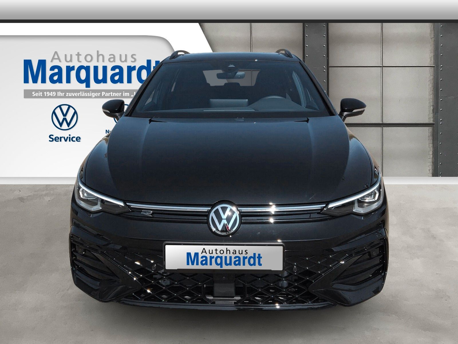 Fahrzeugabbildung Volkswagen Golf VIII 1.5eTSI R-Line Pano 18" LED ACC AHK