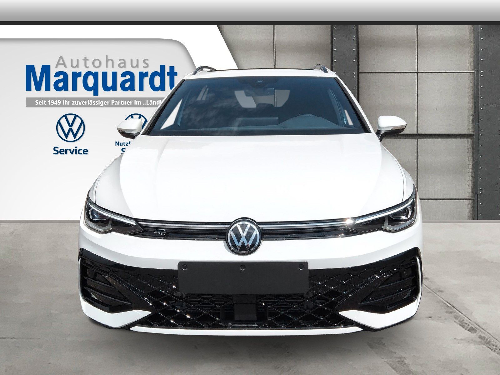 Fahrzeugabbildung Volkswagen Golf VIII 1.5 eTSI R-Line Pano 18" LED ACC AHK