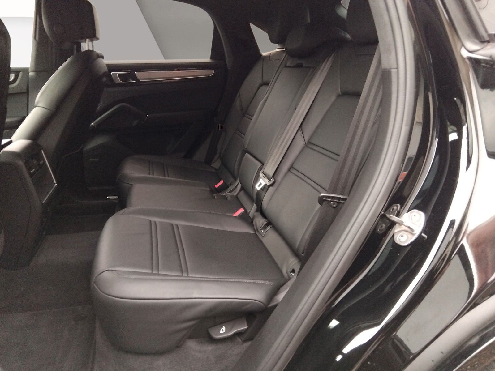 Fahrzeugabbildung Porsche Cayenne Coupe Hybrid Sport 21" Luft Bose  360°