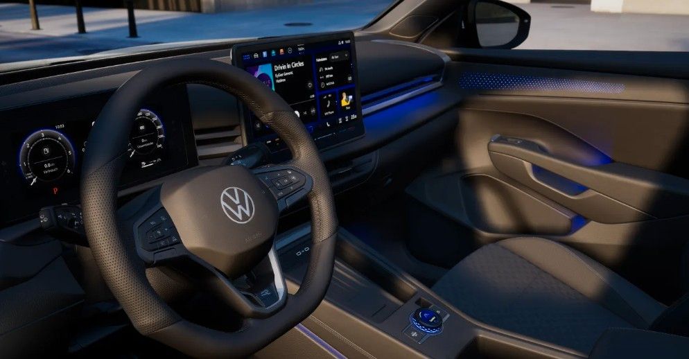 Fahrzeugabbildung Volkswagen T-Roc 1.5TSI R-Line Pano Navi AHK Side19"Neu Mod