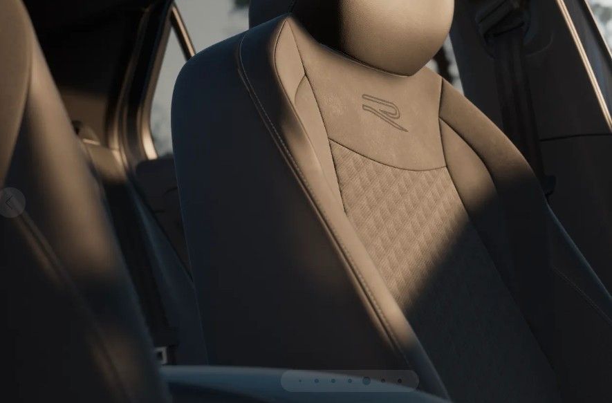 Fahrzeugabbildung Volkswagen T-Roc 1.5TSI R-Line Pano Navi AHK Side19"Neu Mod