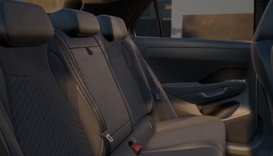 Fahrzeugabbildung Volkswagen T-Roc 1.5TSI R-Line Pano Navi AHK Side19"Neu Mod