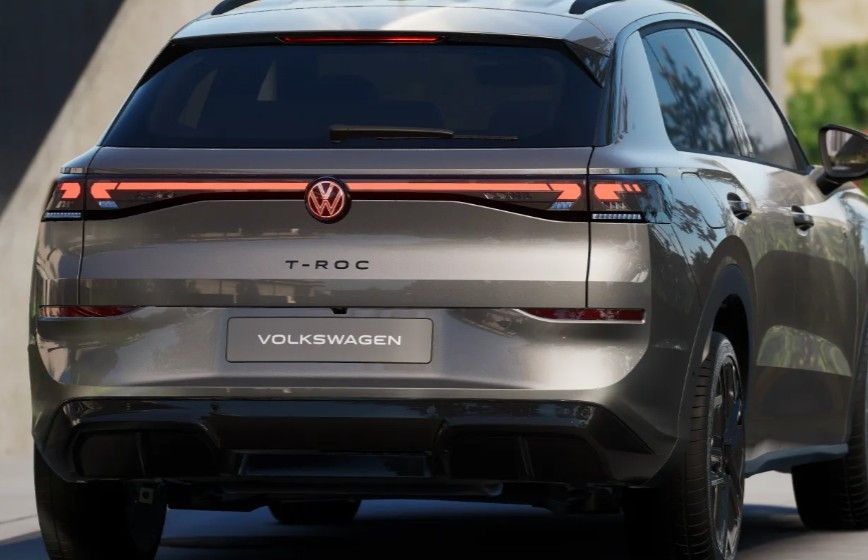 Fahrzeugabbildung Volkswagen T-Roc 1.5TSI R-Line Pano Navi AHK Side19"Neu Mod