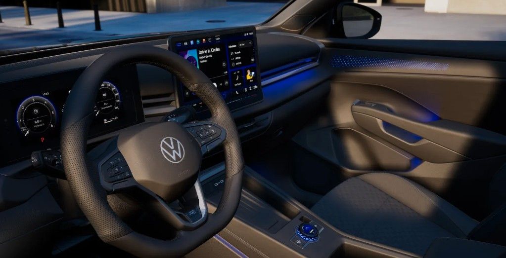 Fahrzeugabbildung Volkswagen T-Roc 1.5 TSI R-Line Pano Navi AHK 19" Neues Mod