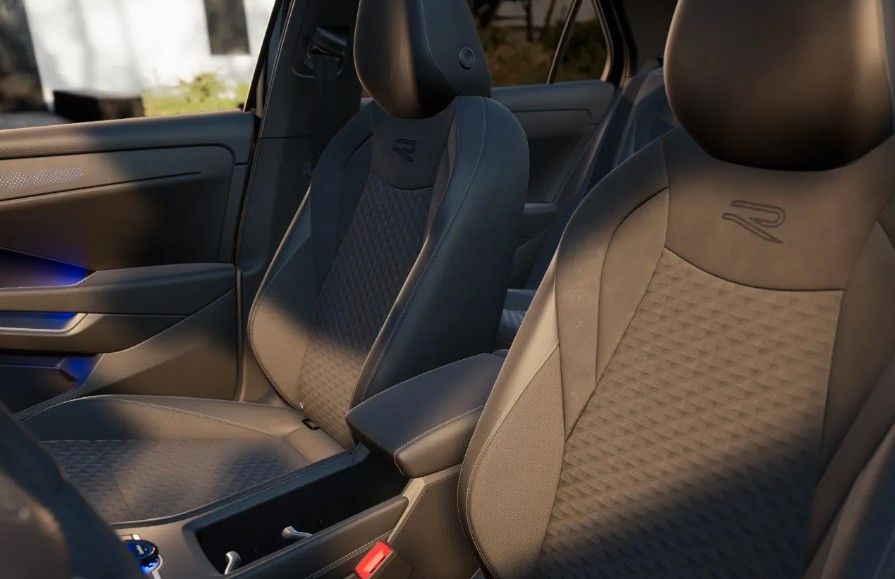 Fahrzeugabbildung Volkswagen T-Roc 1.5 TSI R-Line Pano Navi AHK 19" Neues Mod