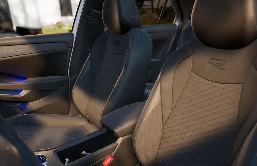 Fahrzeugabbildung Volkswagen T-Roc 1.5TSI R-Line Pano Navi AHK 19" Neues Mod