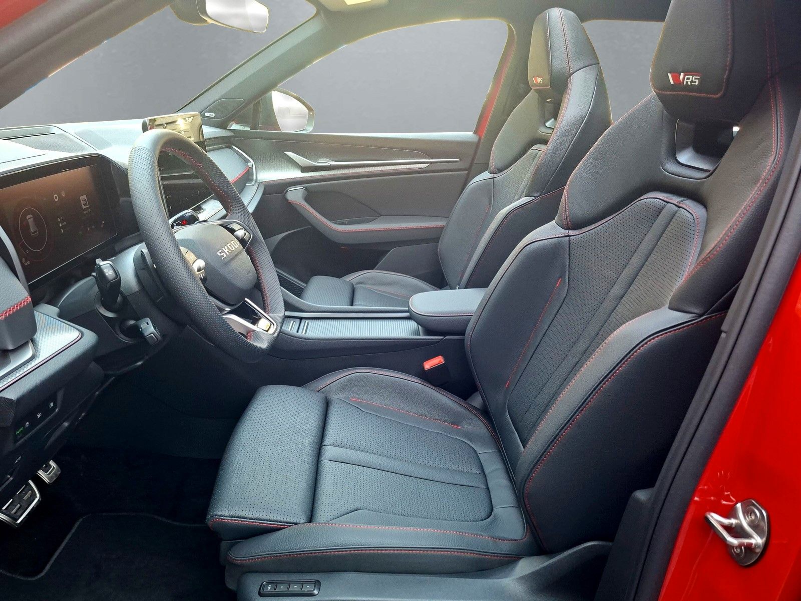 Fahrzeugabbildung SKODA Kodiaq 2.0TSI RS Pano Headup Standh.Leder360°