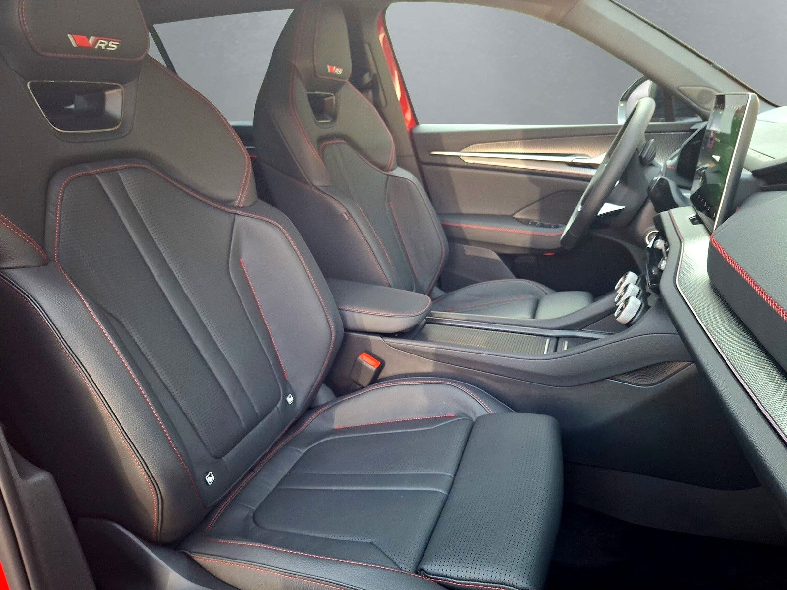 Fahrzeugabbildung SKODA Kodiaq 2.0TSI RS Pano Headup Standh.Leder360°