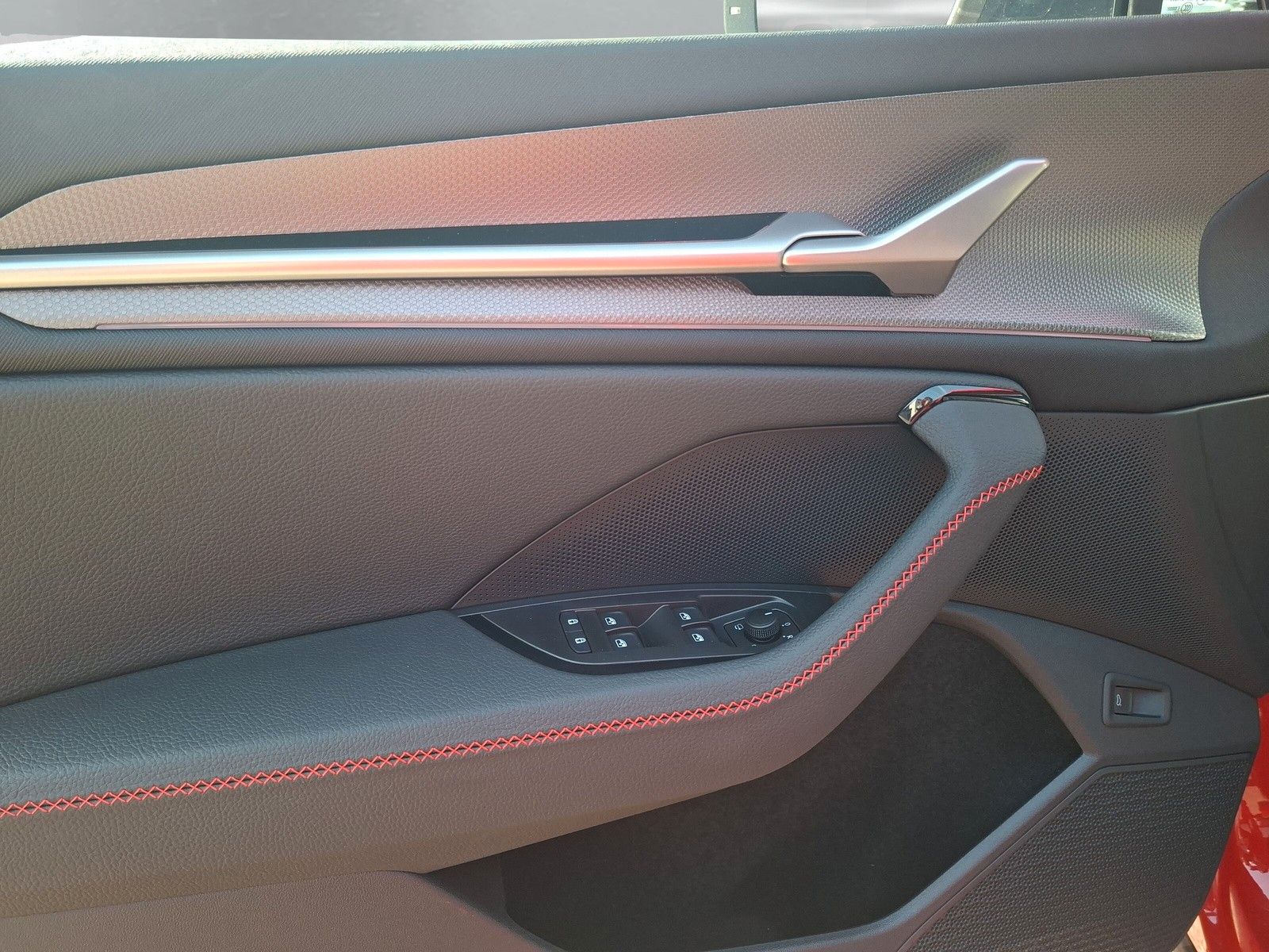 Fahrzeugabbildung SKODA Kodiaq 2.0TSI RS Pano Headup Standh.Leder360°