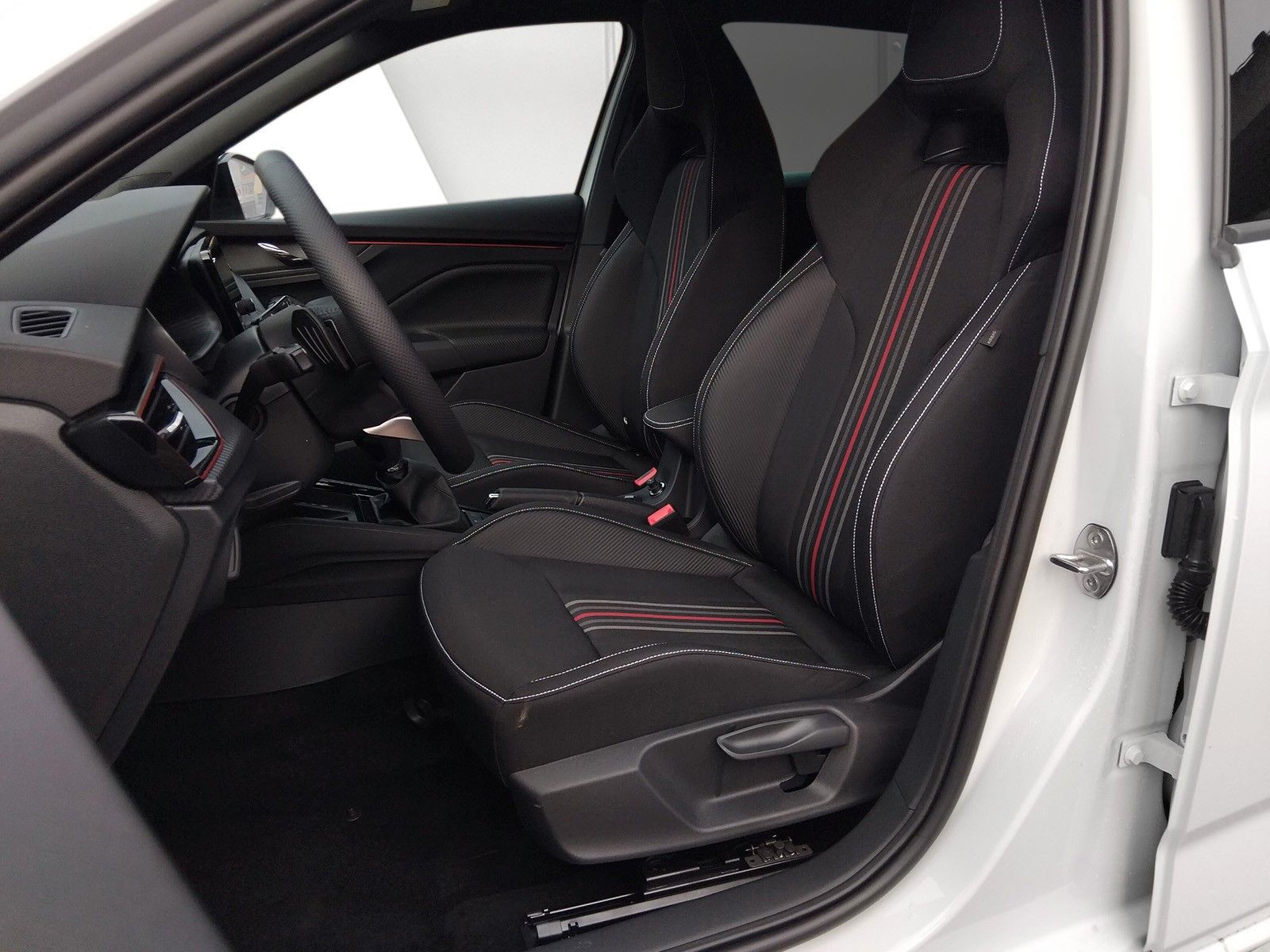 Fahrzeugabbildung SKODA Scala 1.5TSI Monte Carlo 18Zoll AHK Matrix Pano