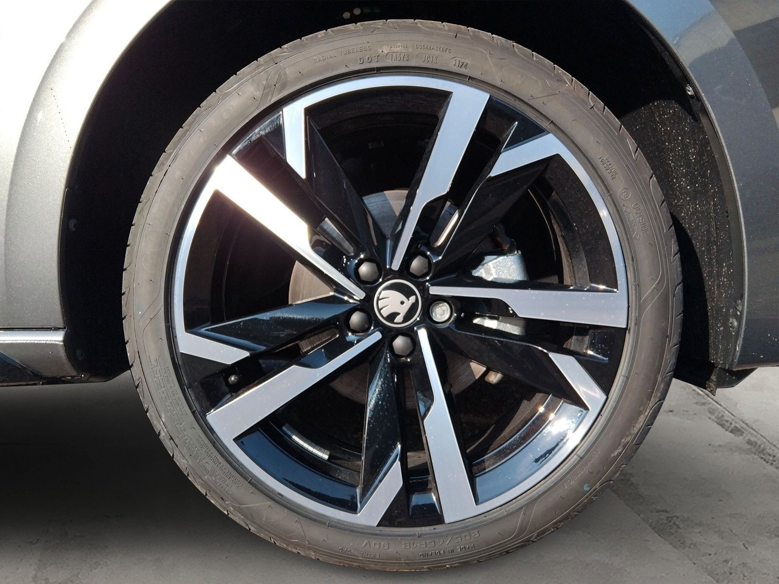 Fahrzeugabbildung SKODA Scala 1.5TSI Monte Carlo 5J.Garant. 18" AHK Pano