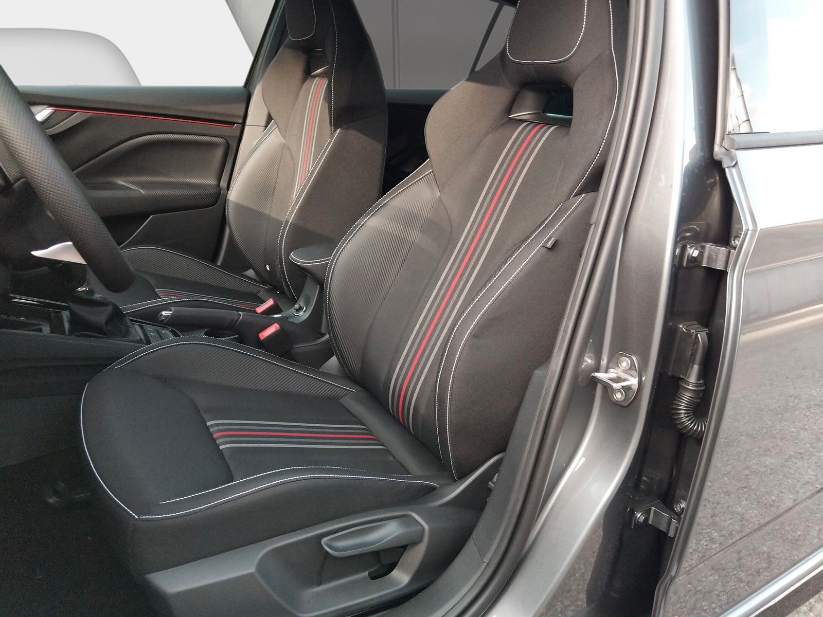 Fahrzeugabbildung SKODA Scala 1.5TSI Monte Carlo 5J.G.18"AHK Matrix Pano