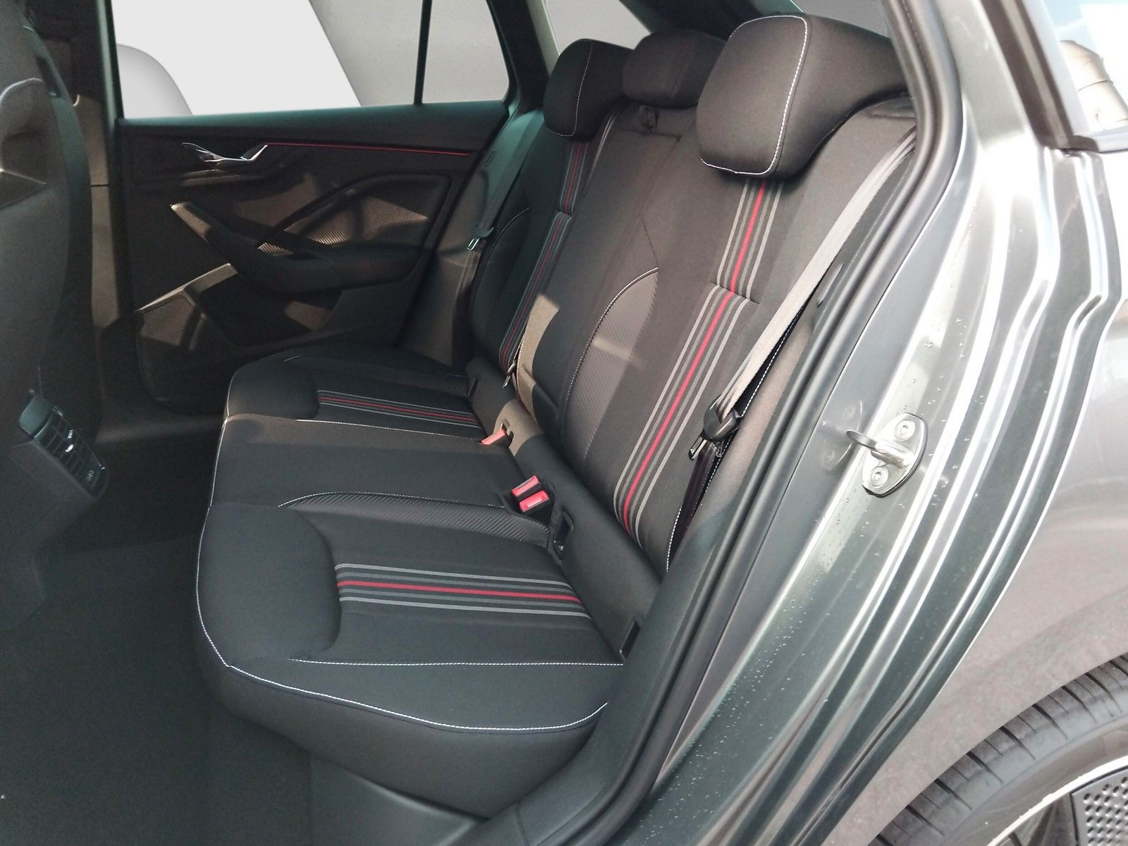 Fahrzeugabbildung SKODA Scala 1.5TSI Monte Carlo 5J.G.18"AHK Matrix Pano