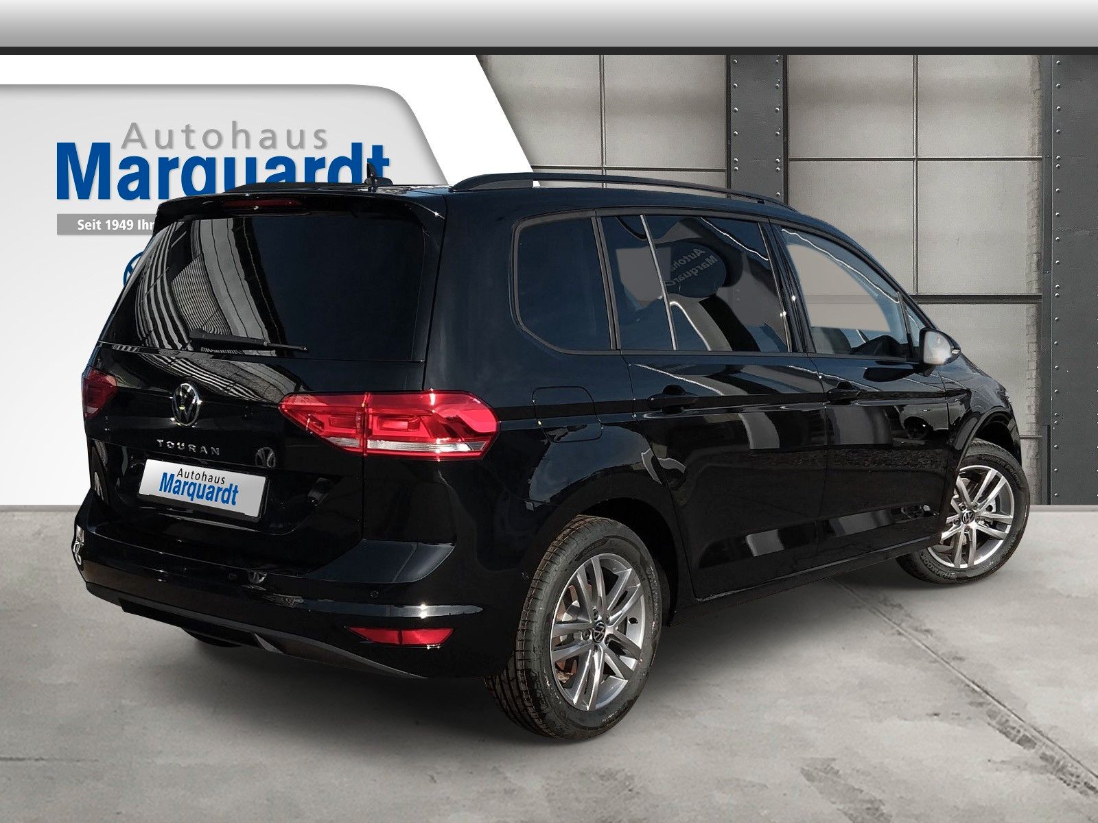 Fahrzeugabbildung Volkswagen Touran 1.5TSI IQ LED ACC 7Stz Panorama Side 17"