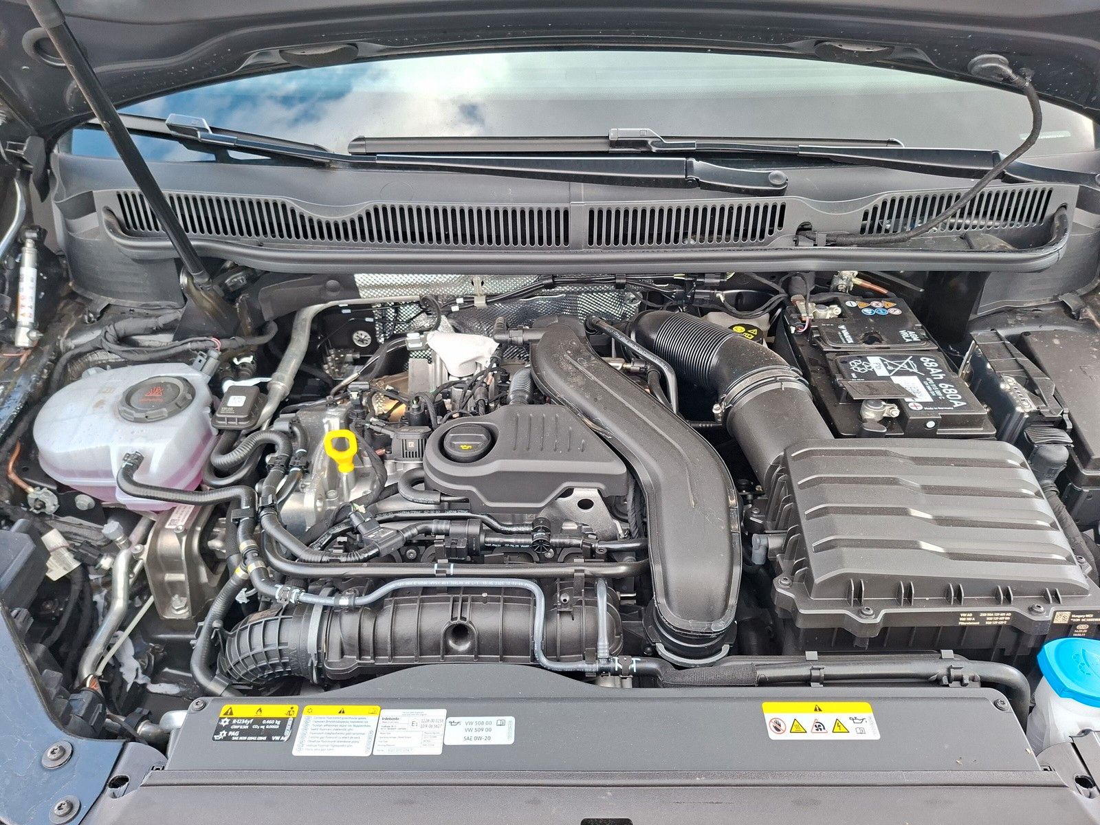 Fahrzeugabbildung Volkswagen Touran 1.5TSI IQ LED ACC 7Stz Standh Side 17"