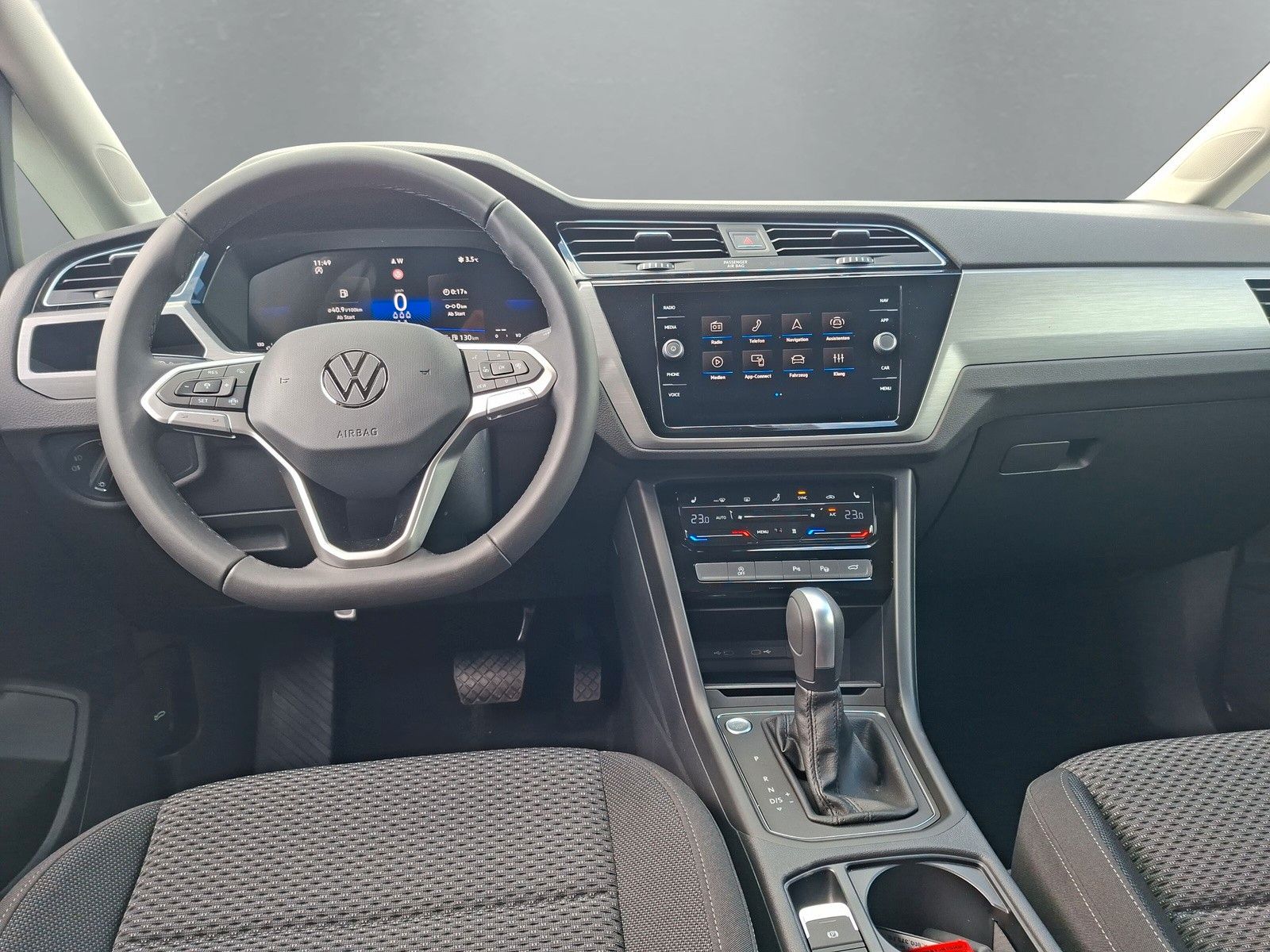 Fahrzeugabbildung Volkswagen Touran 1.5TSI IQ LED ACC 7Stz Standh Side 17"