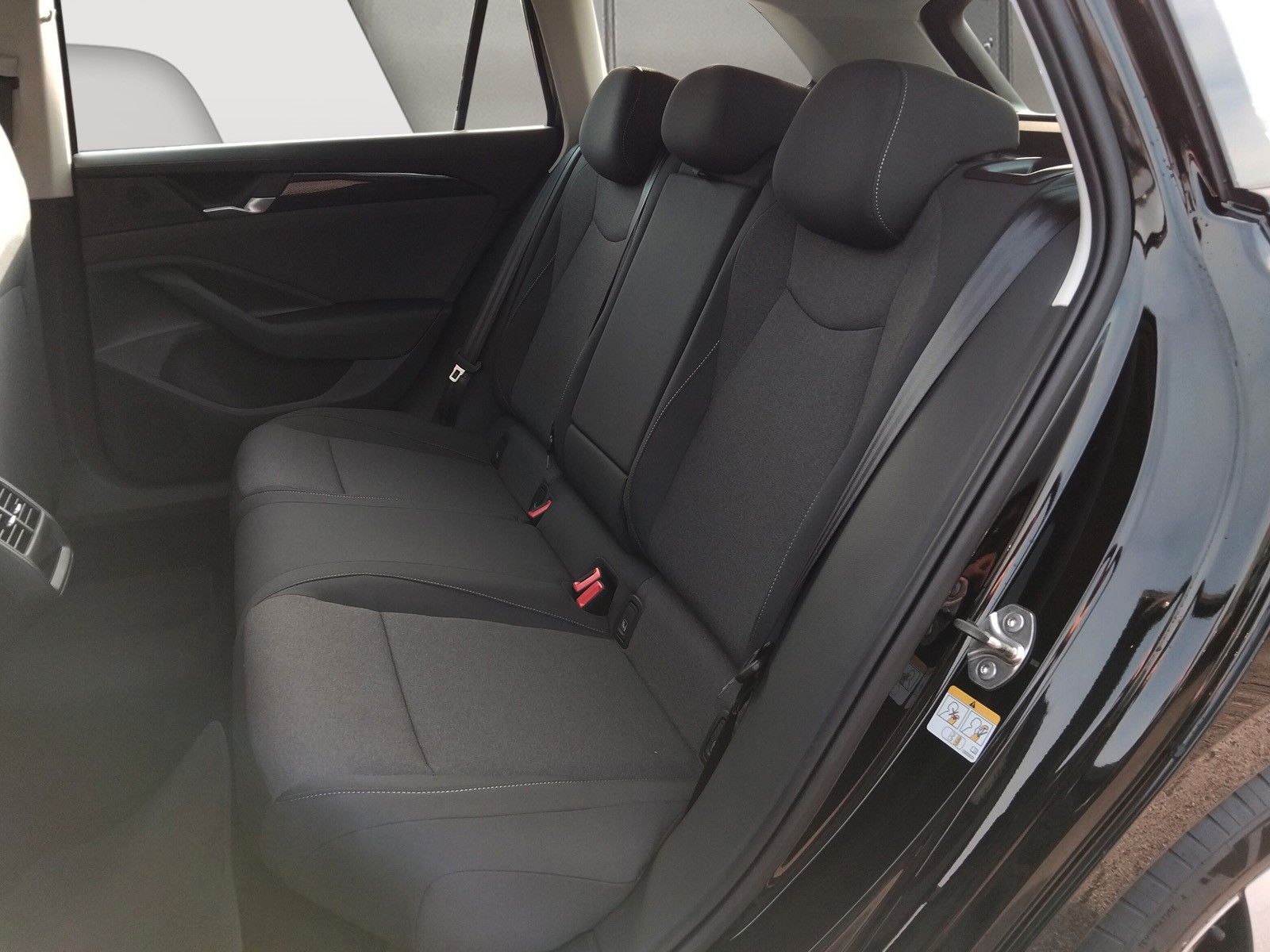 Fahrzeugabbildung Volkswagen Passat Variant 1.5 TSI AHK LED Side ACC 5J.Gar.