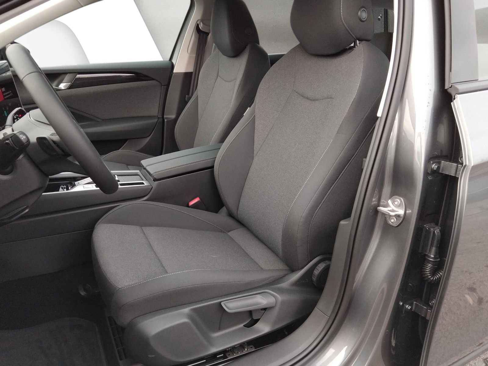 Fahrzeugabbildung Volkswagen Passat  Variant 1.5 TSI AHK LED Side ACC 5J.Gar.