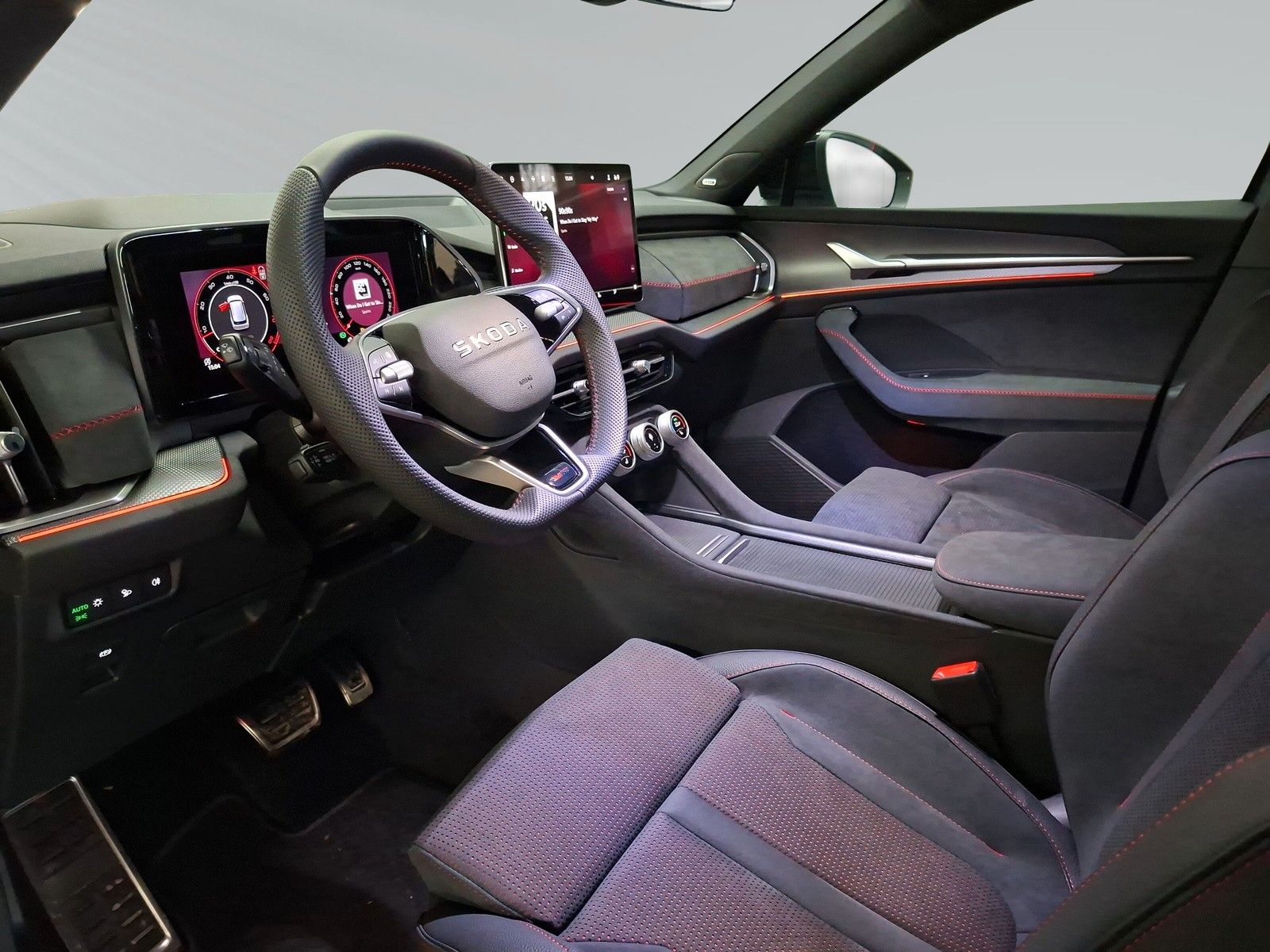 Fahrzeugabbildung SKODA Kodiaq 2.0TSI RS Pano AHK7Sitz DCC Canton4J.Gar.