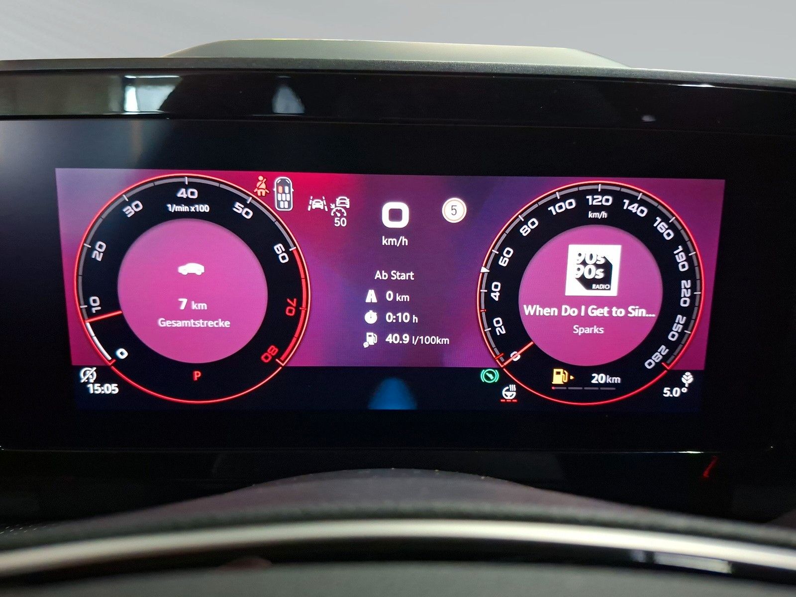 Fahrzeugabbildung SKODA Kodiaq 2.0TSI RS Pano AHK 7Sitz DCC Canton 4JGar