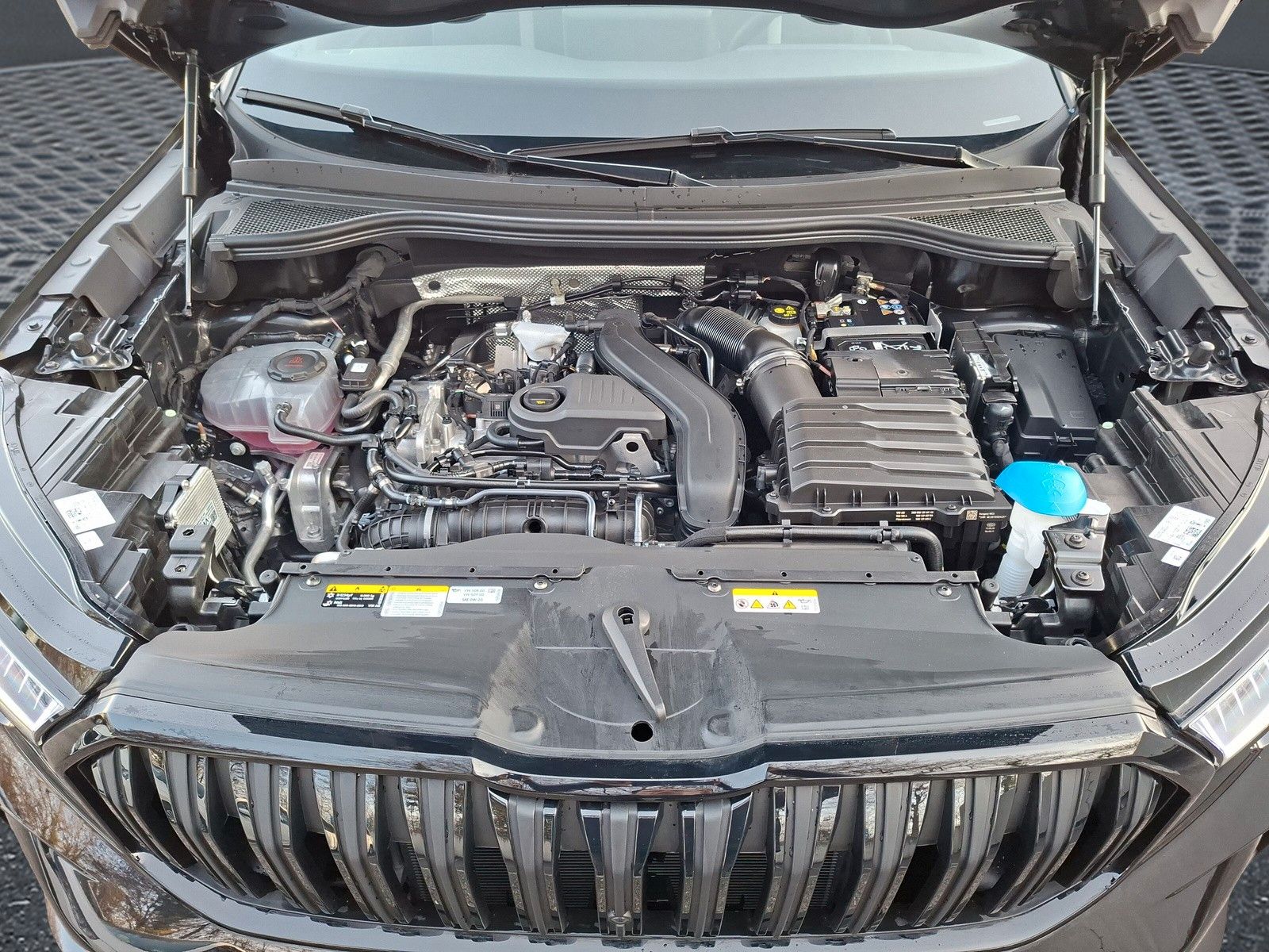 Fahrzeugabbildung SKODA Kodiaq Sportline 1.5TSI 7S.Pano AHK 360° 20"