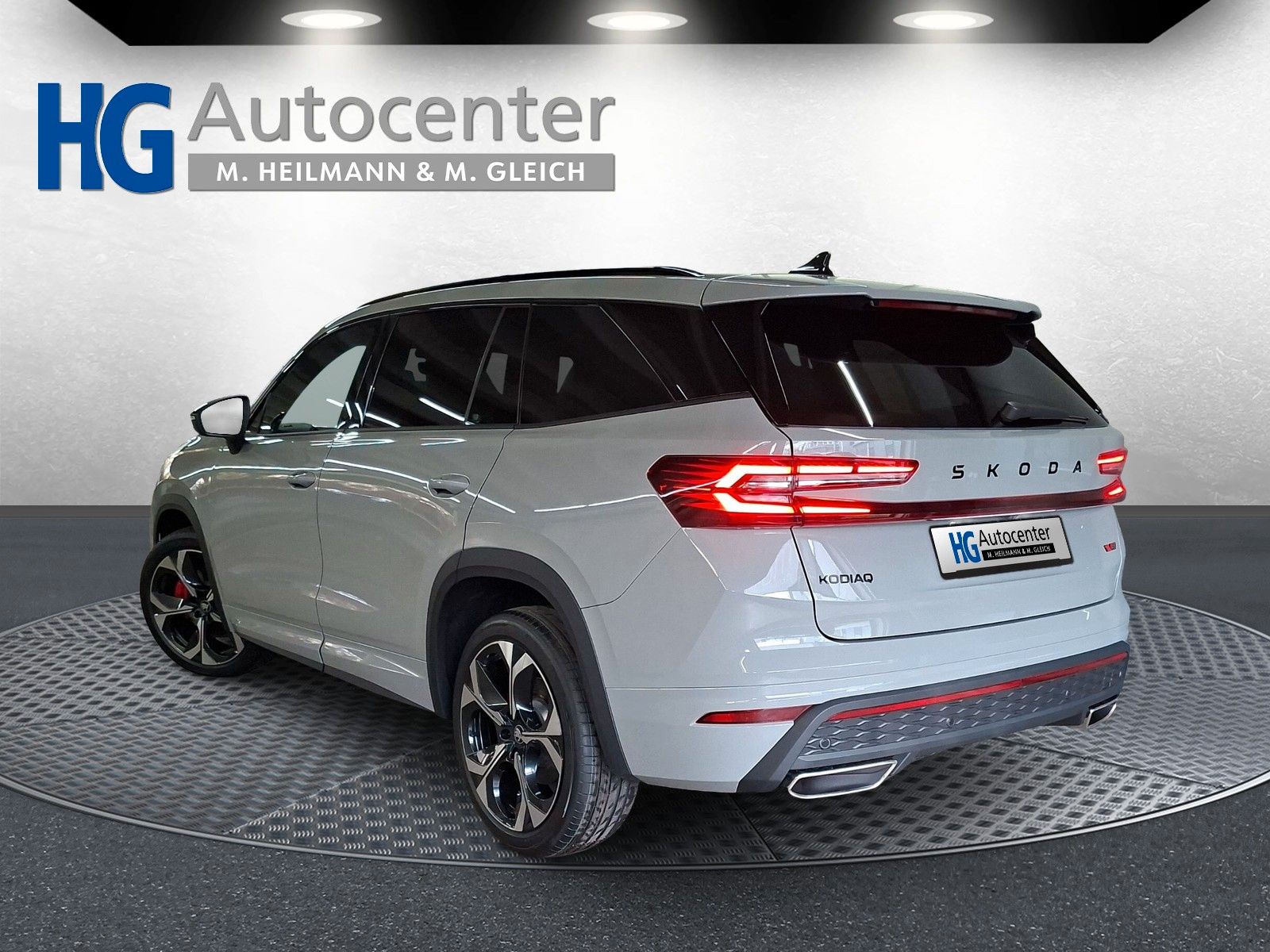 Fahrzeugabbildung SKODA Kodiaq 2.0TSI RS Pano AHK Headup Standh.Volleder