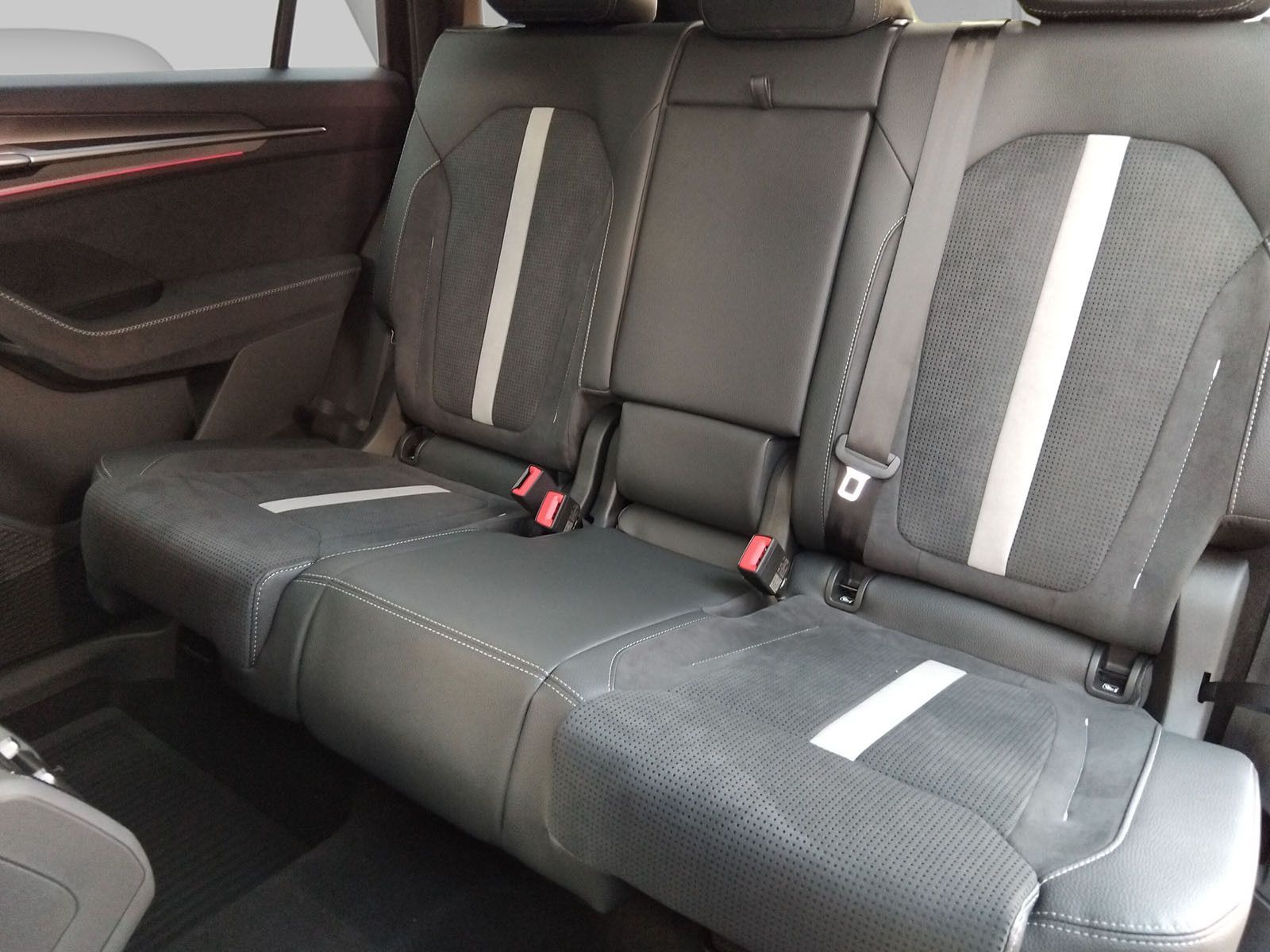 Fahrzeugabbildung SKODA Kodiaq 2.0TSI Sportline Pano AHK 7Sitz 4jGar.ACC