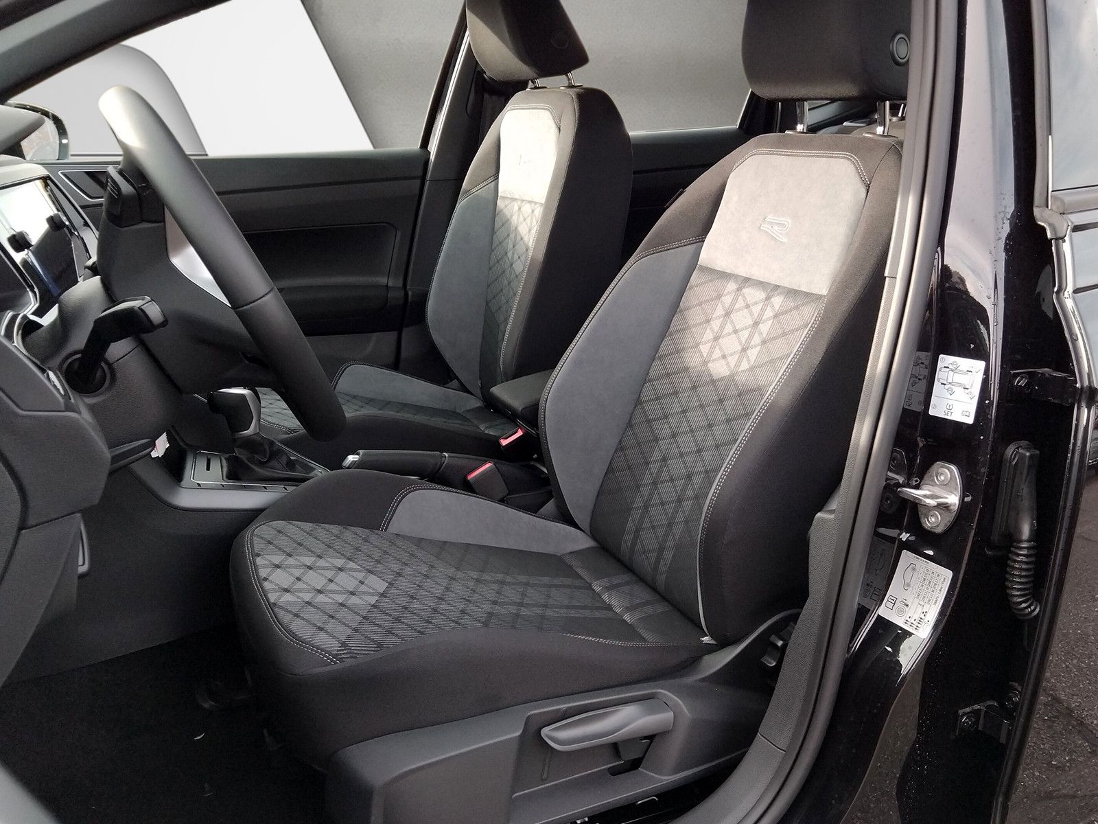 Fahrzeugabbildung Volkswagen Polo 1.0 TSI R-Line DSG LED ACC Kamera Pano