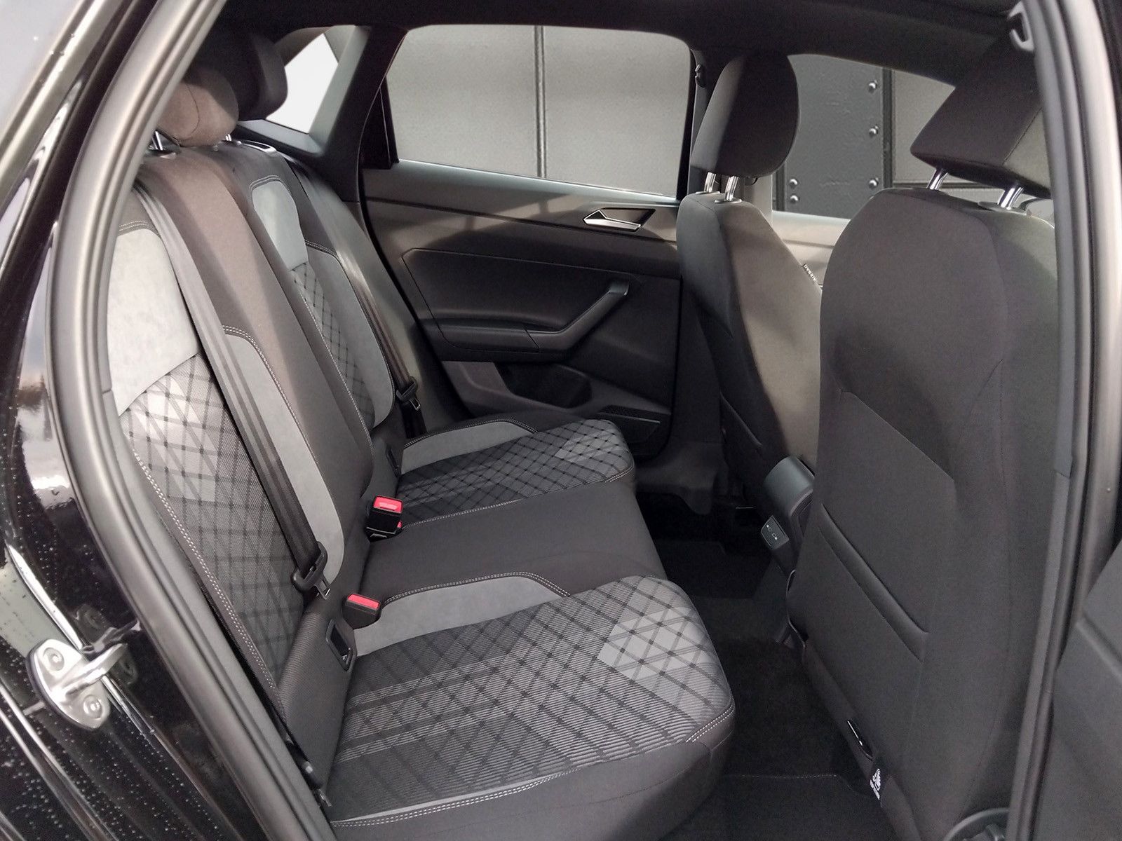 Fahrzeugabbildung Volkswagen Polo 1.0 TSI R-Line DSG LED ACC Kamera Pano