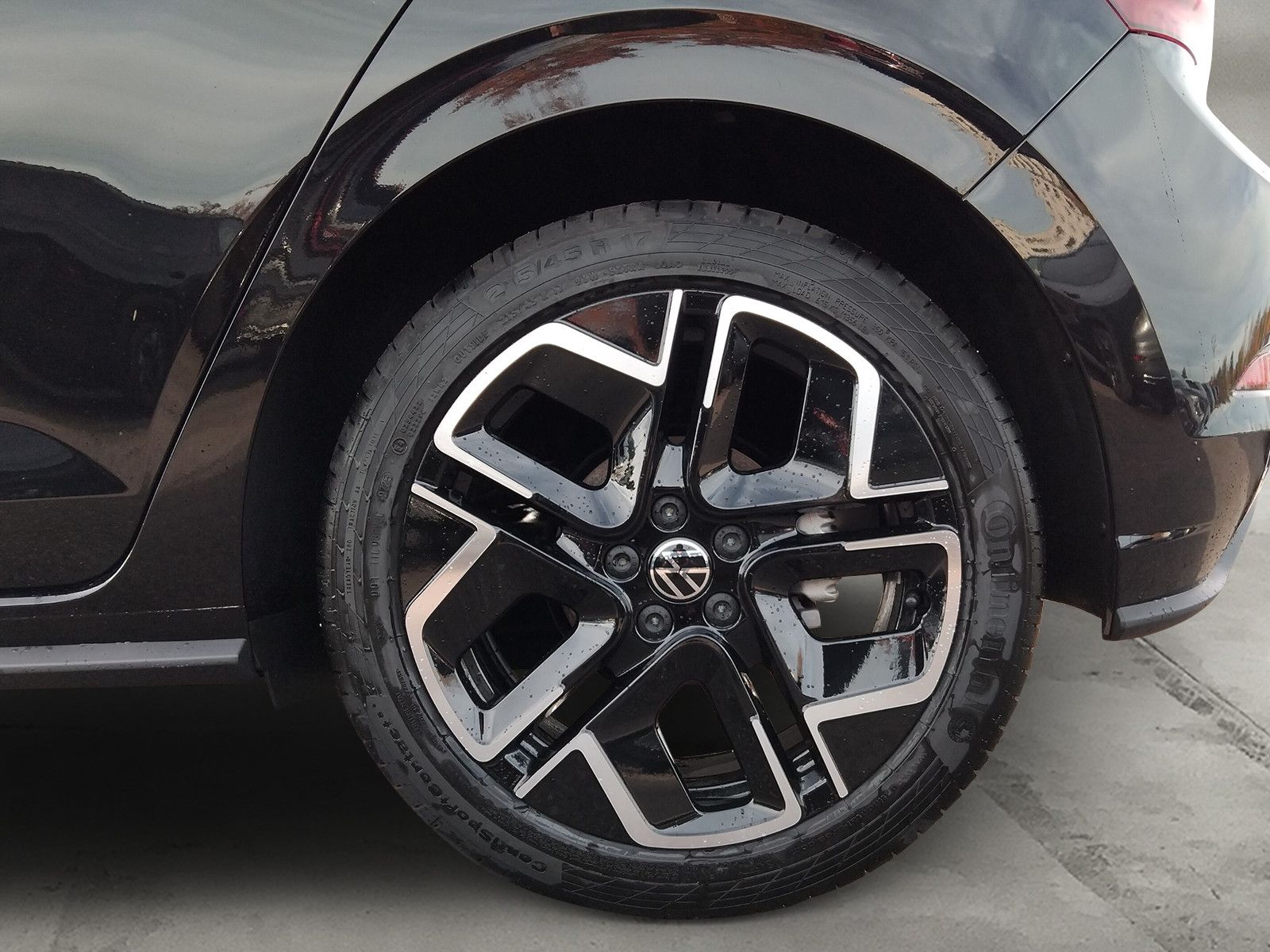 Fahrzeugabbildung Volkswagen Polo 1.0 TSI R-Line DSG LED ACC Kamera Pano