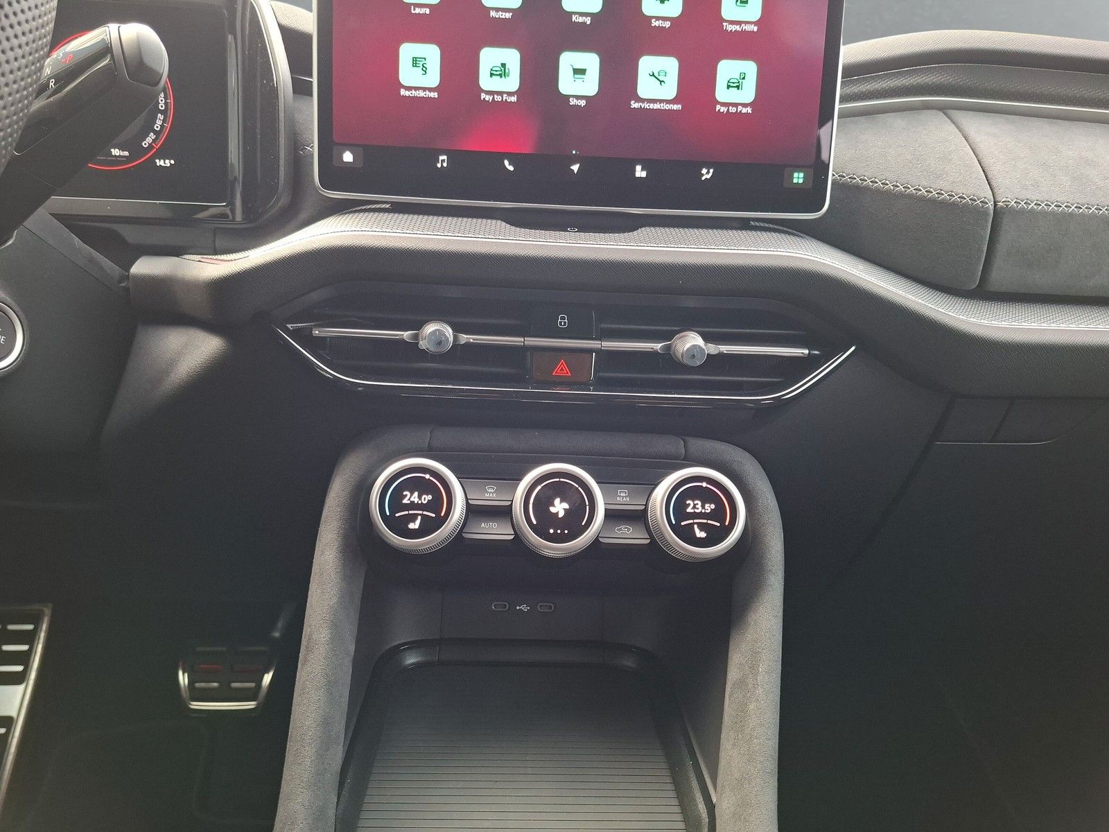 Fahrzeugabbildung SKODA Kodiaq Sportline 1.5TSI 7S.Pano AHK 360° 20"