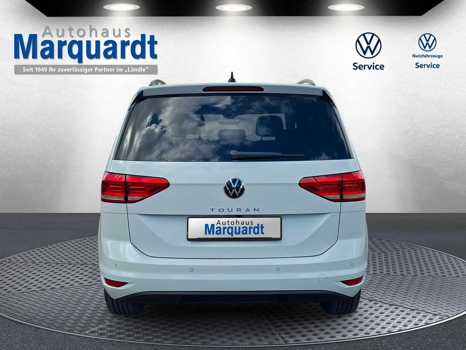 Fahrzeugabbildung Volkswagen Touran 1.5TSI IQ LED ACC 7Stz Standh Side 17"