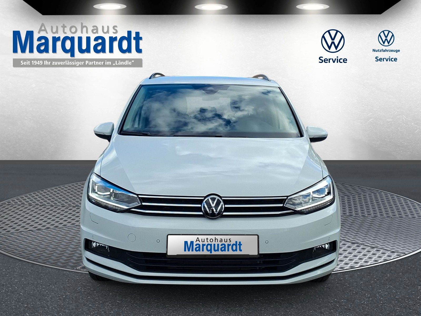 Fahrzeugabbildung Volkswagen Touran 1.5TSI IQ LED ACC 7Stz Standh Side 17"