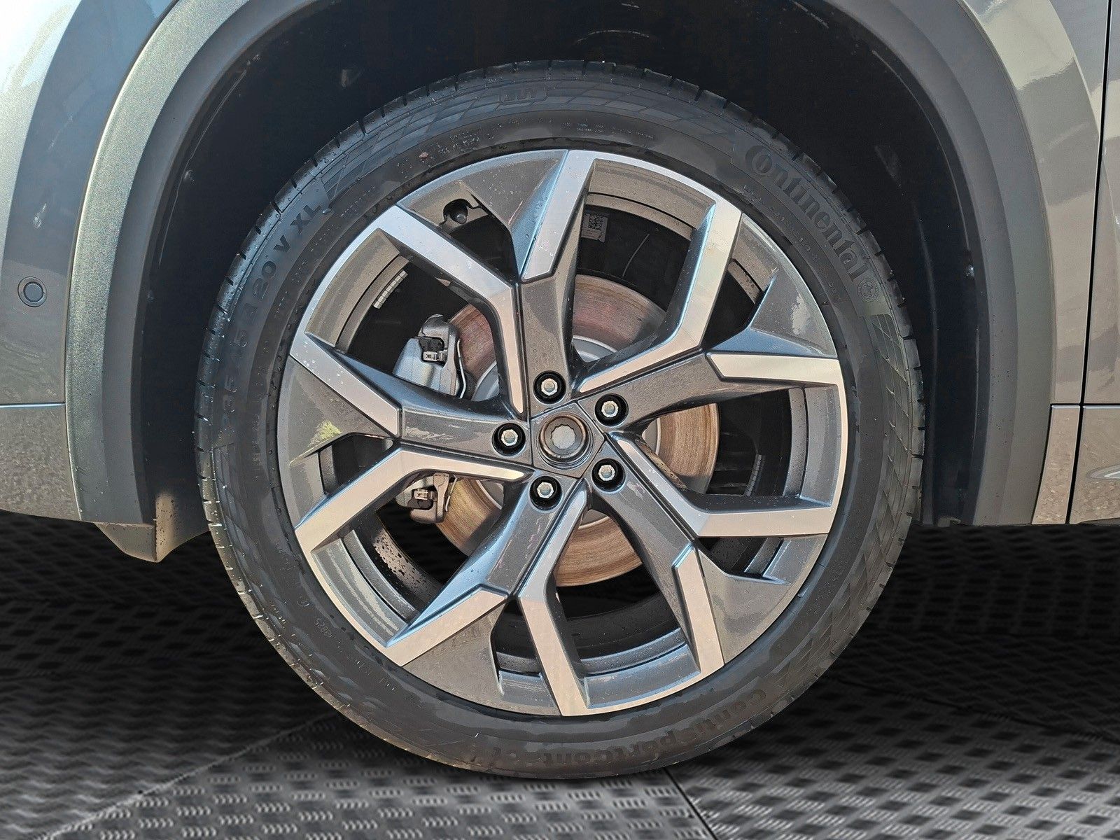 Fahrzeugabbildung SKODA Kodiaq Sportline 1.5TSI 7S.Pano AHK  5J.Garantie