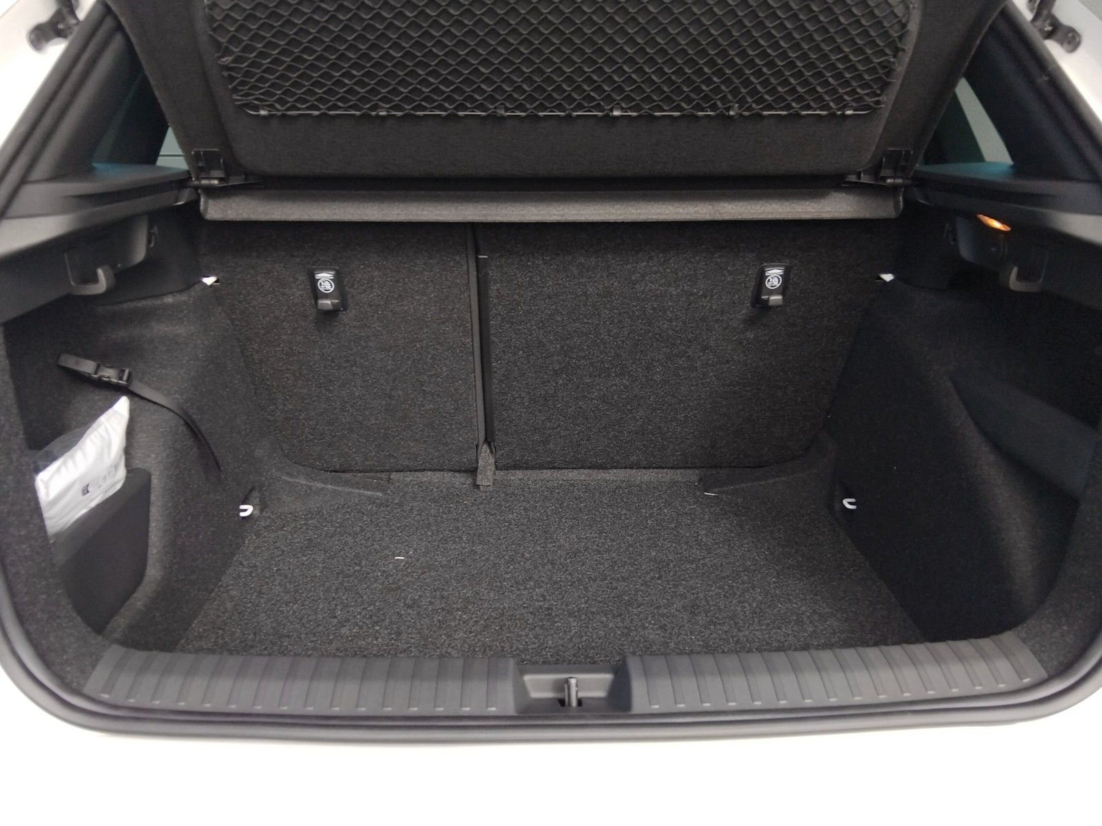 Fahrzeugabbildung SKODA Kamiq 1.5TSI Monte Carlo Pano Matrix Kamera AHK