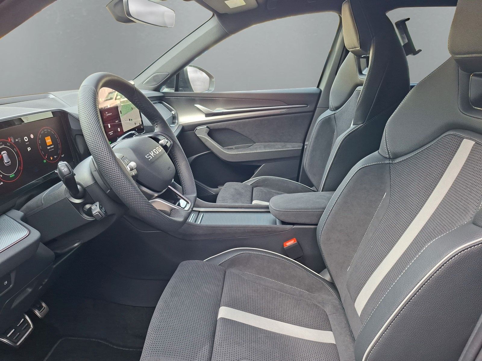 Fahrzeugabbildung SKODA Kodiaq Sportline 1.5TSI 7S.Pano AHK Kamera 20"