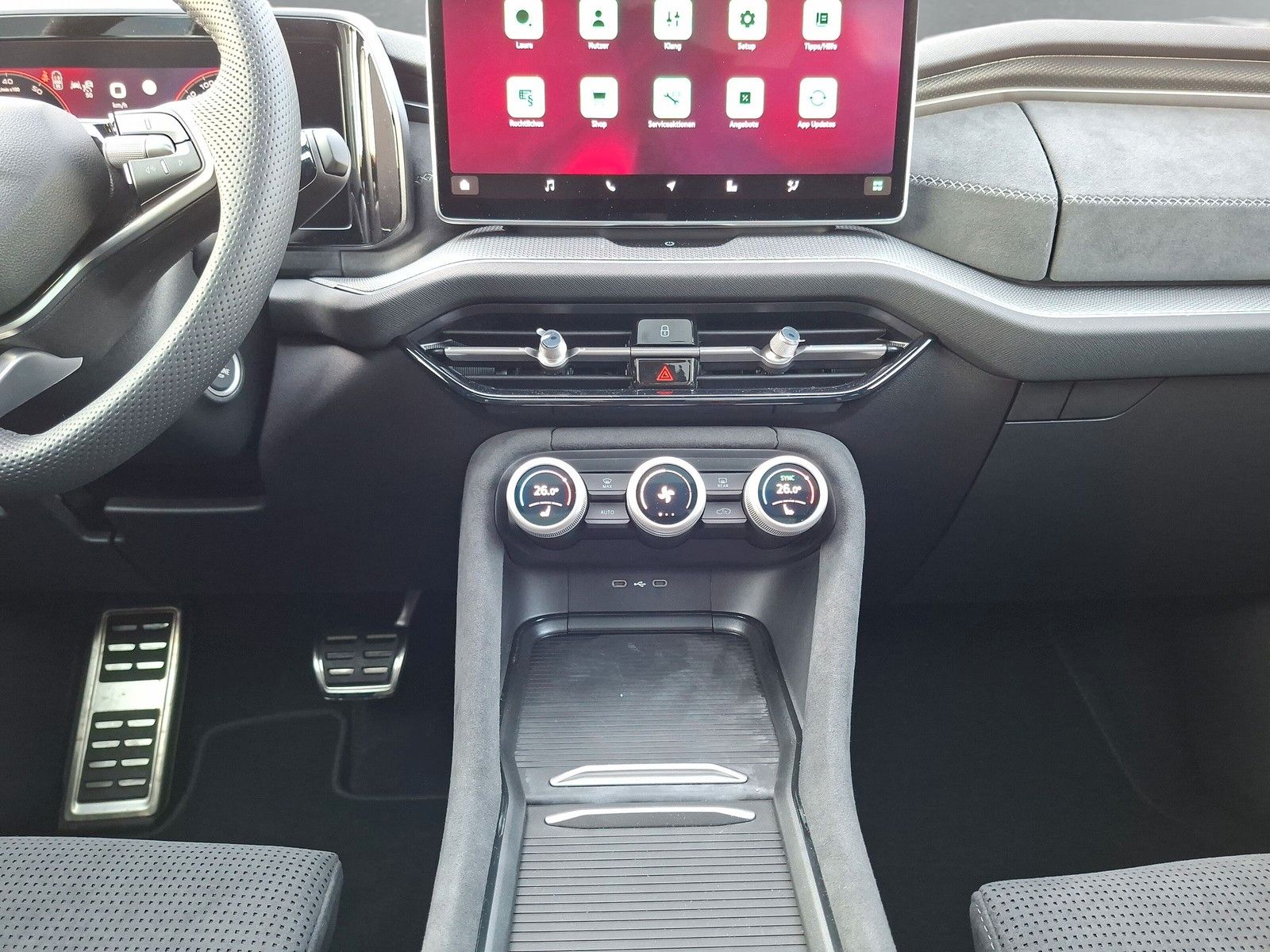 Fahrzeugabbildung SKODA Kodiaq Sportline 1.5TSI 7S.Pano AHK Kamera 20"