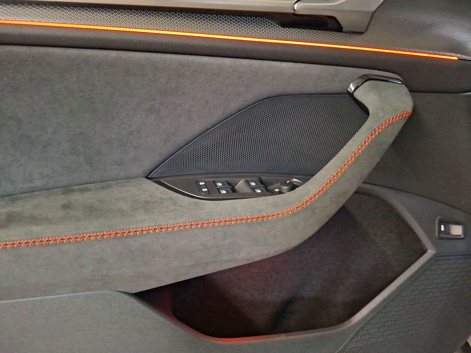 Fahrzeugabbildung SKODA Kodiaq 2.0TSI RS Pano AHK .Headup Standh.DCC